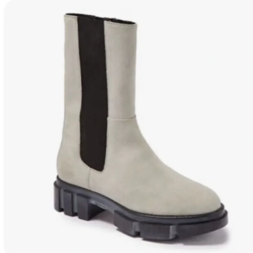 Free People Brooks Lug Sole Chelsea Boot Size 37